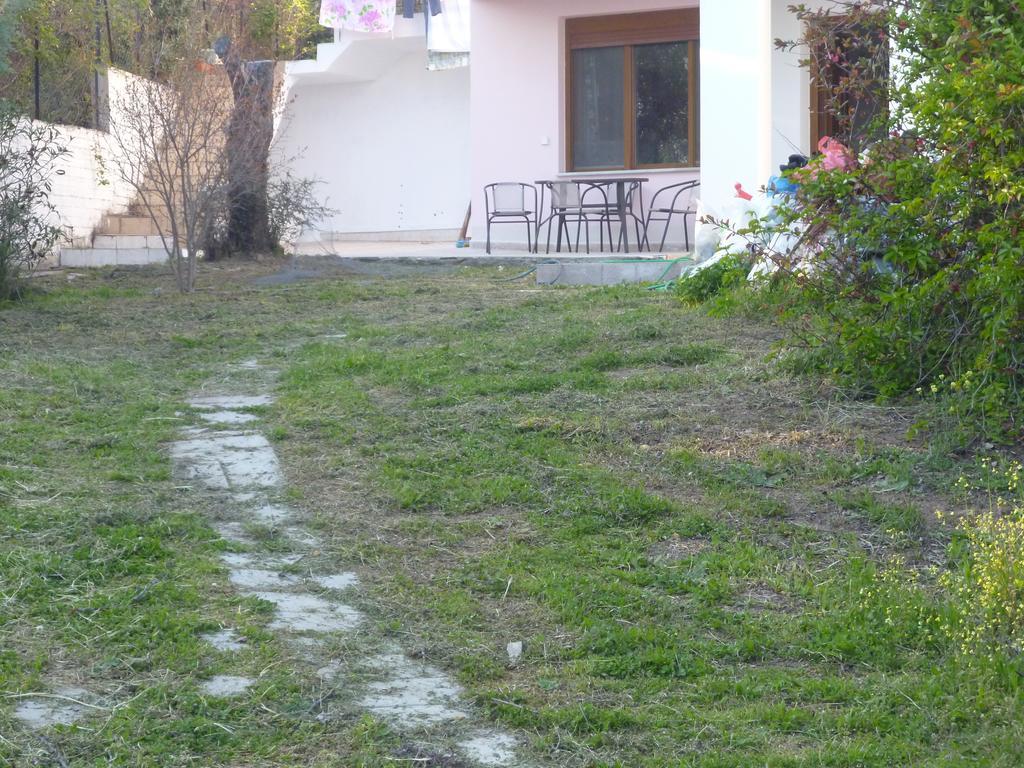 Villa Athina Palaiontsiflikion Exterior photo