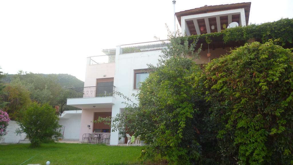 Villa Athina Palaiontsiflikion Exterior photo